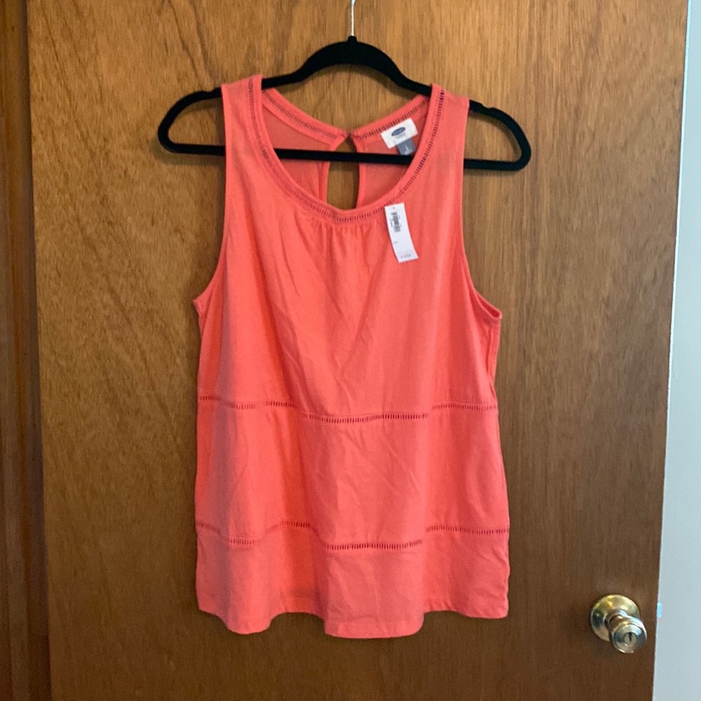 NWT Old Navy Tank Women’s Size Large.